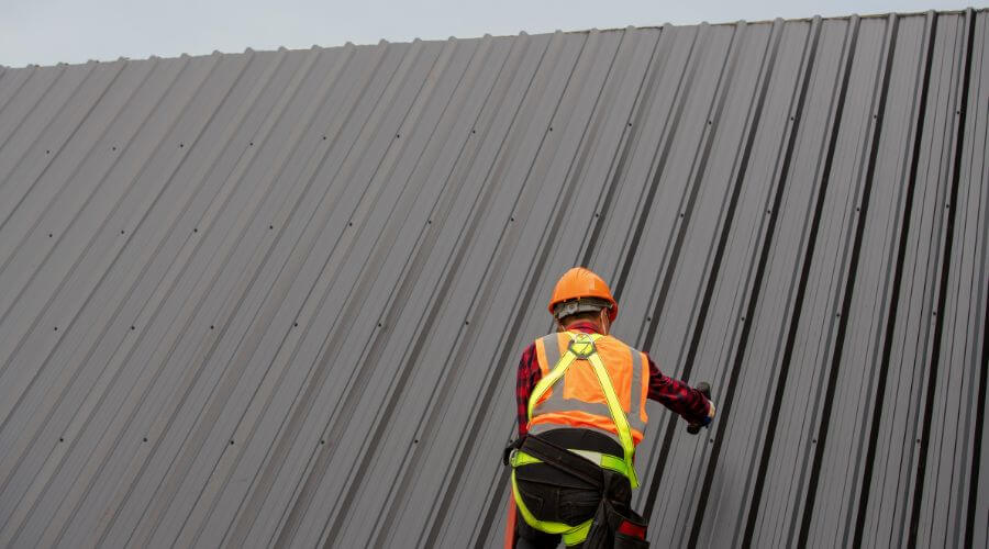 Professional metal roof installation services in Glenview, IL